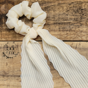 Small Scrunchie With Tail - Soft Cream