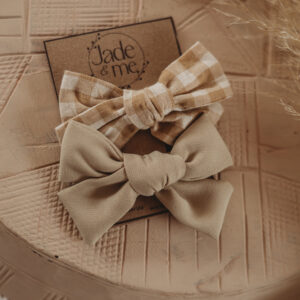 Aurora Bow Hair Clips In Beige