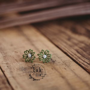 Green Flower Stud With White