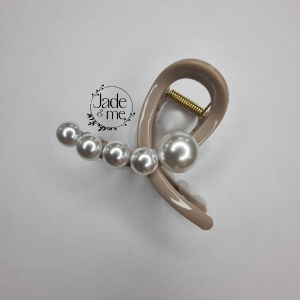Claw Hair Clip With Pearls